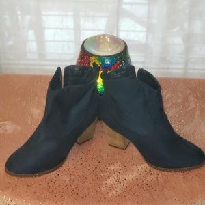 Beautiful navy blue suede boots size 8